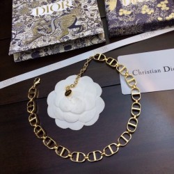 The latest fashionable logo necklace 2023SS DIOR Dior